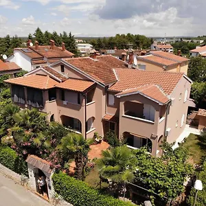  Apartament Sven-marino